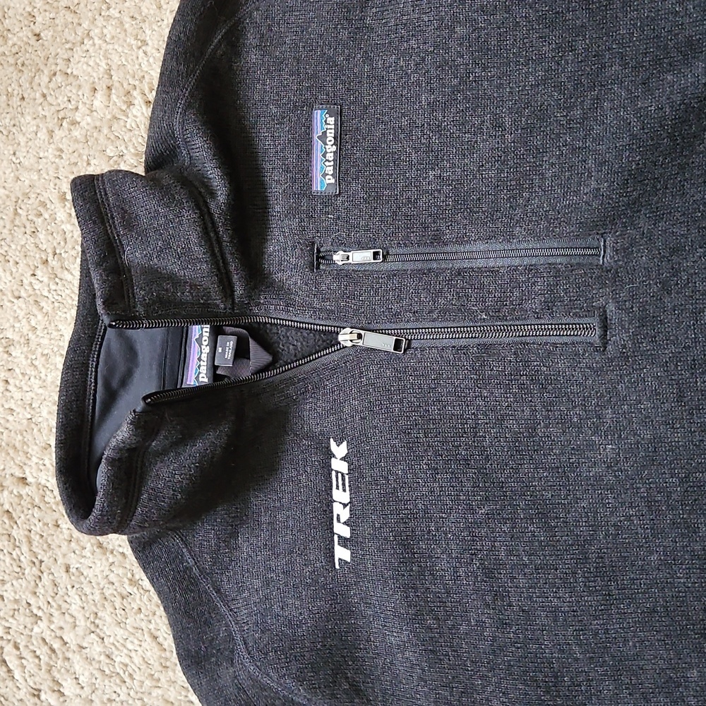 Patagonia long sleeve sweater, Trek logo on right chest, size M - Picture 4 of 8